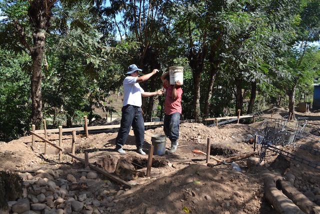 Blocs sanitaires en cours de construction