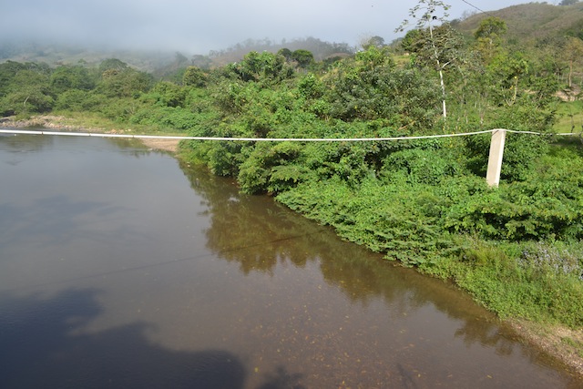 Canalisation d'eau suspendu